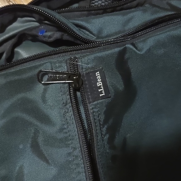 LL Bean hanging travel bag, toiletry bag - Picture 3 of 6